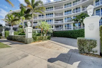 100 Royal Palm Way G3, Palm Beach – sold