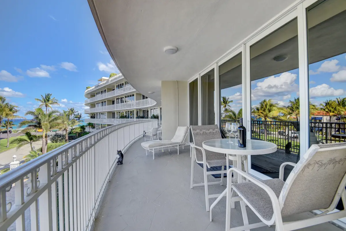 North Balcony at 100 Royal Palm Way G3, Palm Beach
