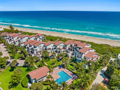 4651 NE Ocean Boulevard B-29, Jensen Beach – sold