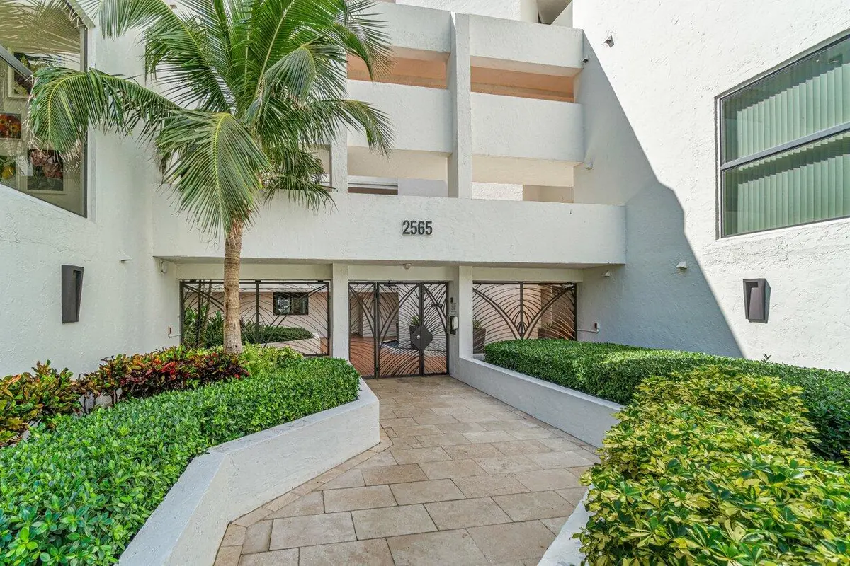 building entrance at 2565 S Ocean Boulevard 205n, Highland Beach