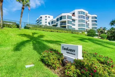 2565 S Ocean Boulevard 205n, Highland Beach – sold