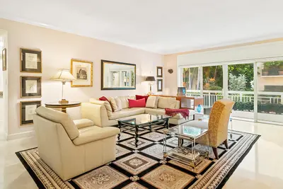 250 Bradley Place 210, Palm Beach – sold