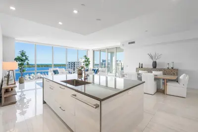 3 Water Club Way 1002, North Palm Beach – sold