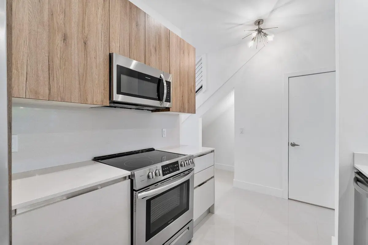 008-815Northeast17thAvenue-FortLauderdal at 815 NE 17th Avenue 4, Fort Lauderdale