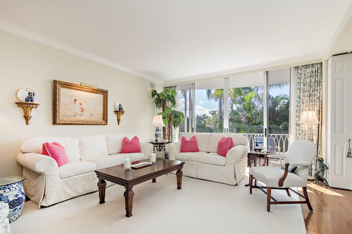 low-5 at 429 Australian Avenue 100, Palm Beach