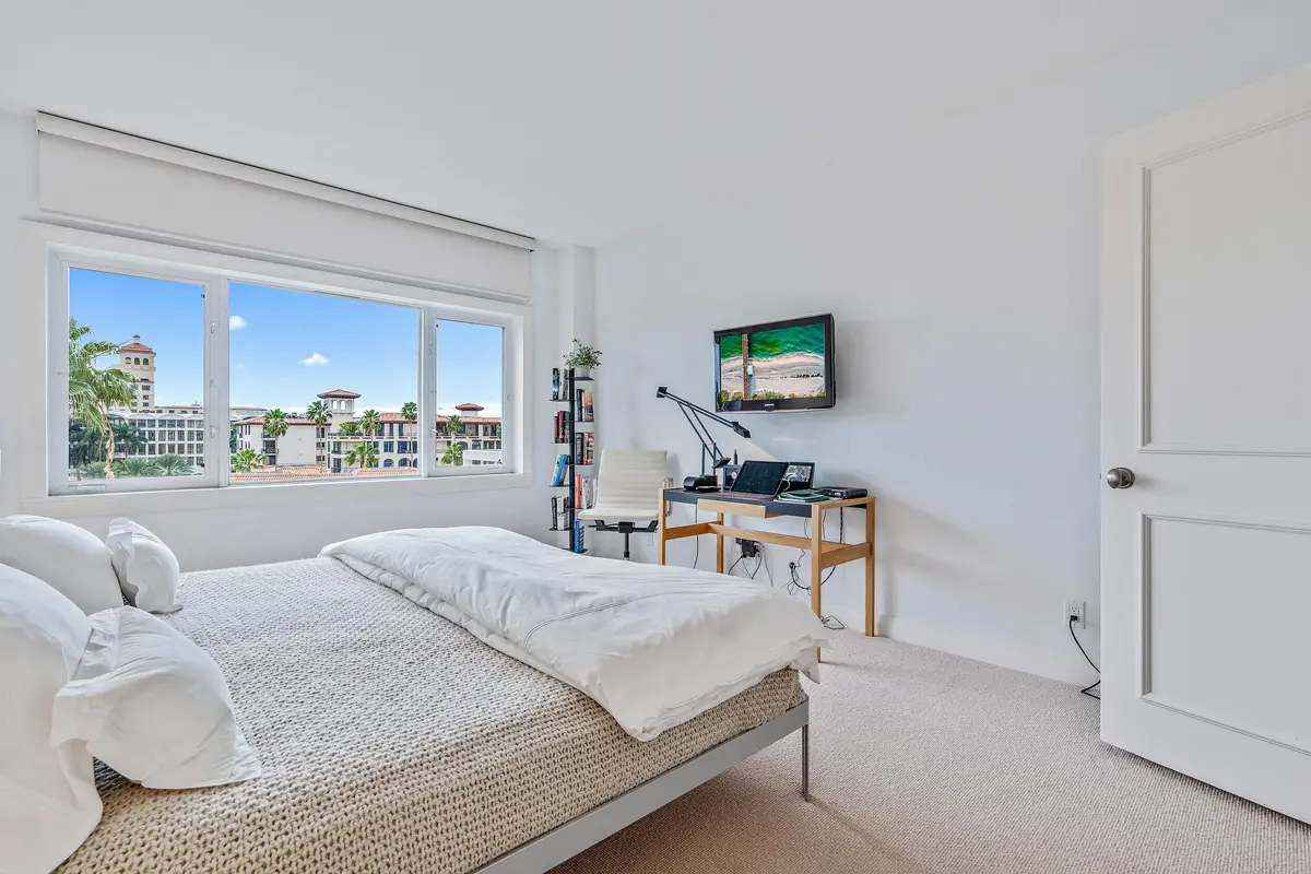250 Bradley Place unit 610-2 at 250 Bradley Place 610, Palm Beach