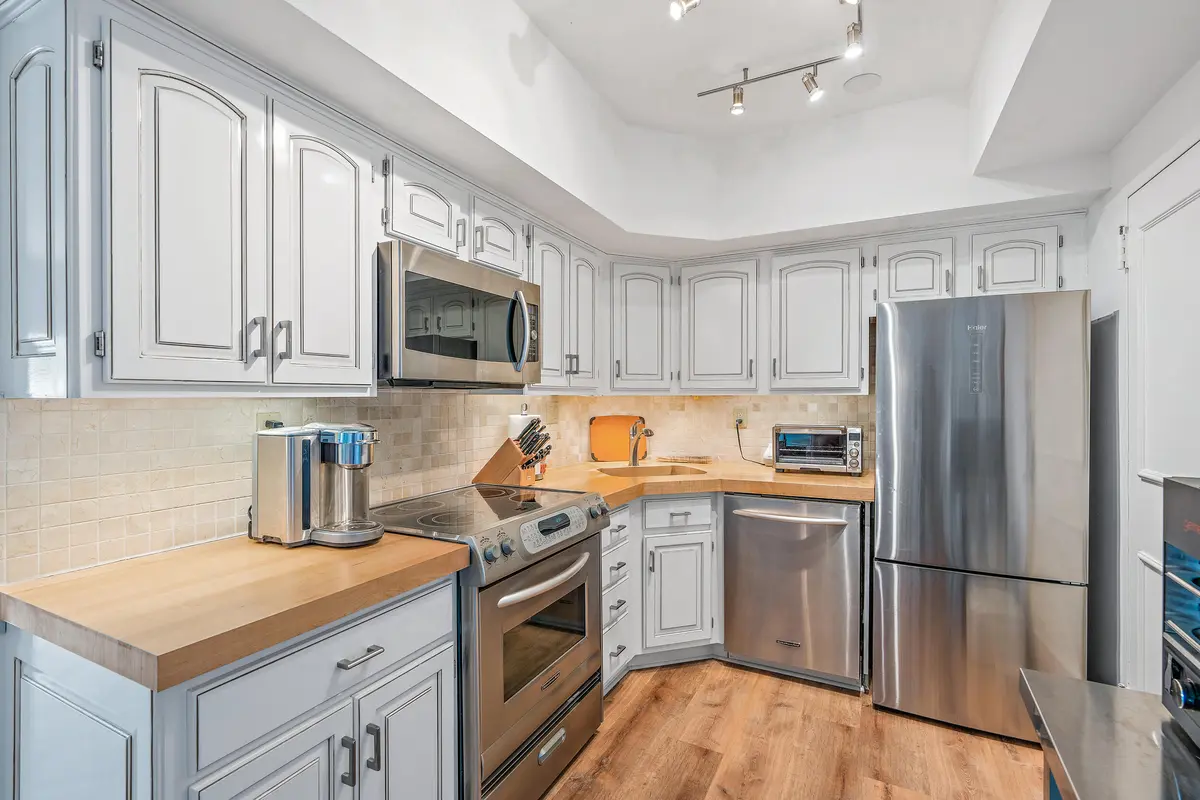 250 Bradley Place unit 610-8 at 250 Bradley Place 610, Palm Beach