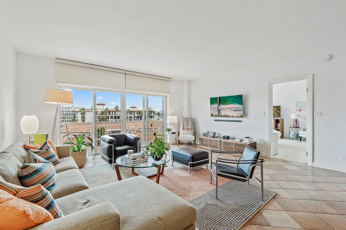 250 Bradley Place unit 610-10 at 250 Bradley Place 610, Palm Beach