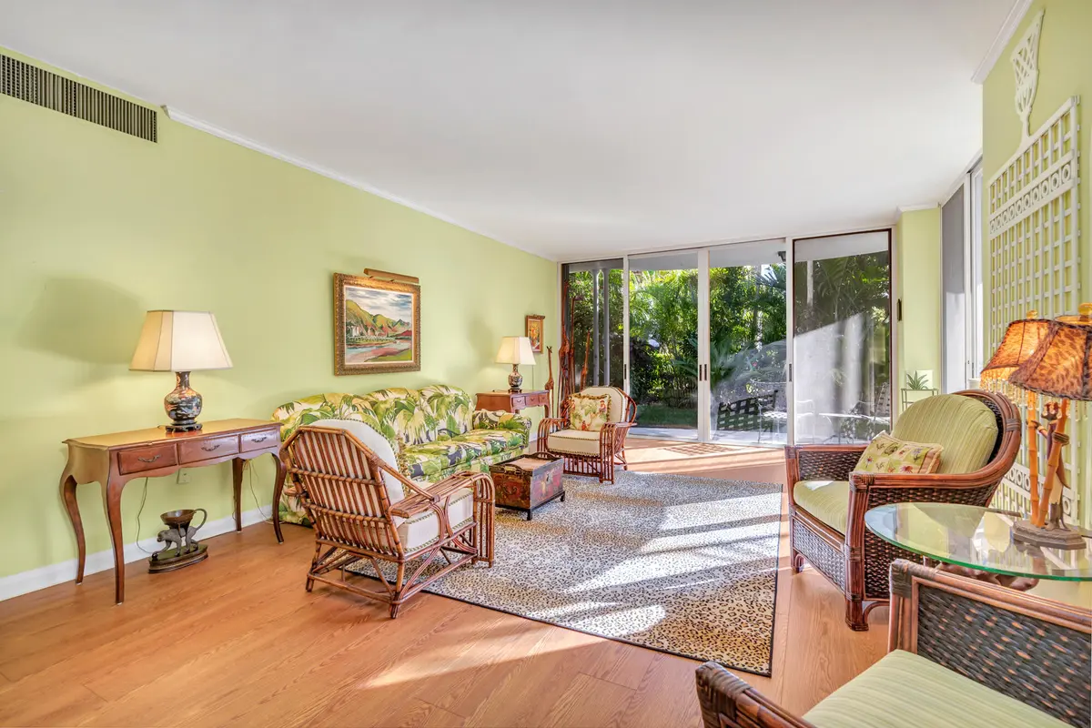 Living Room at 429 Australian Avenue 3, Palm Beach