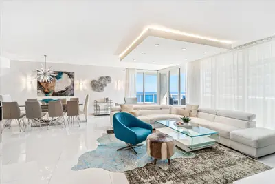1800 S Ocean Drive 4205, Hallandale Beach – sold