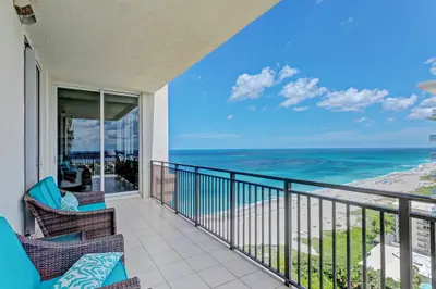 3800 N Ocean Drive 2050, Riviera Beach – sold