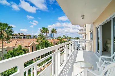 250 Bradley Place 502, Palm Beach – sold
