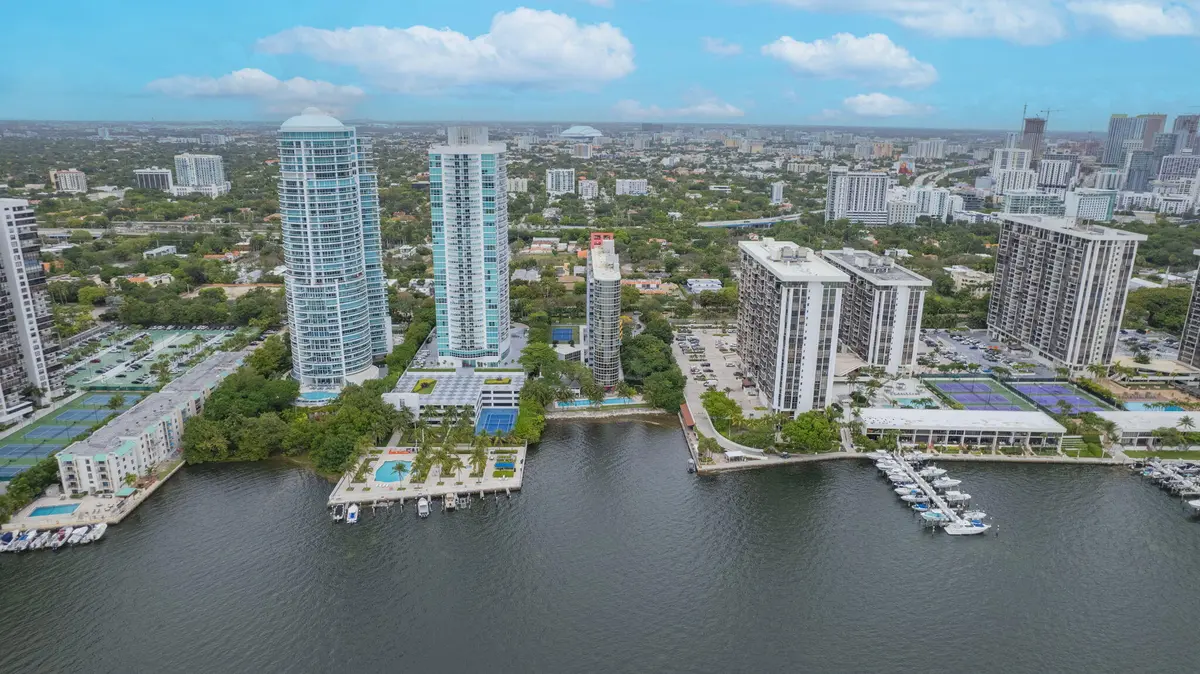 Brick 5 at 2025 Brickell Avenue 1405, Miami