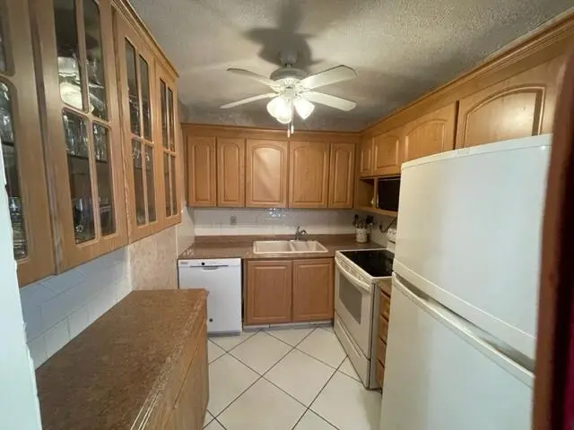 IMG_5426 at 350 Horizons 206, Boynton Beach