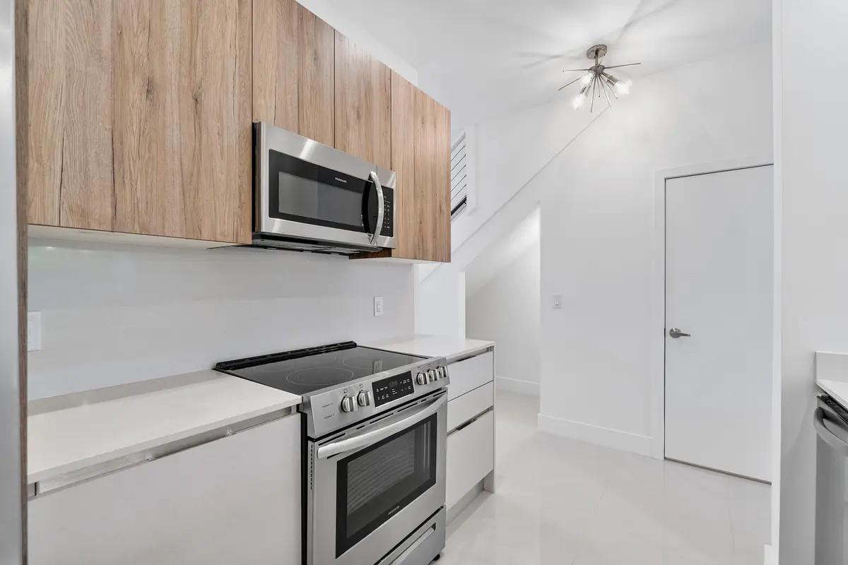 008-815Northeast17thAvenue-FortLauderdal at 815 NE 17th Avenue 4, Fort Lauderdale