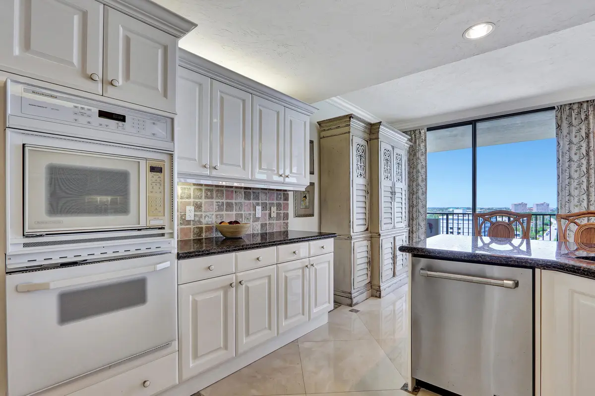 800 Ocean Dr Apt 1101 Juno-print-016-024 at 800 Ocean Drive 1101, Juno Beach