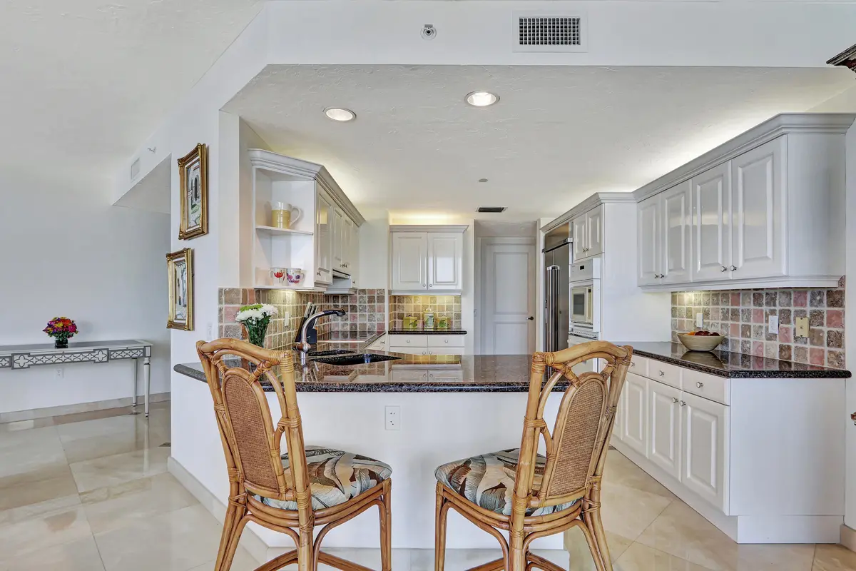 800 Ocean Dr Apt 1101 Juno-print-019-010 at 800 Ocean Drive 1101, Juno Beach