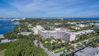 315 S Lake Drive 2d, Palm Beach – sold