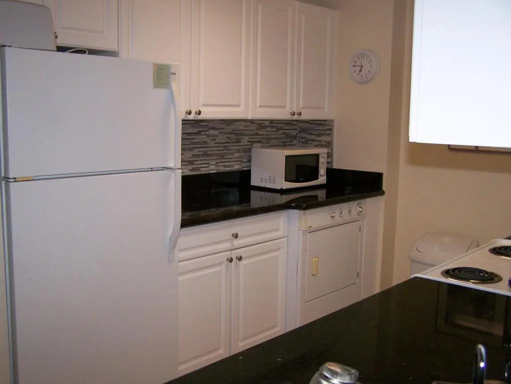 Kitchen 2 at 2100 Greenview Shores Boulevard 519, Wellington