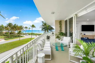 100 Royal Palm Way C3, Palm Beach – sold