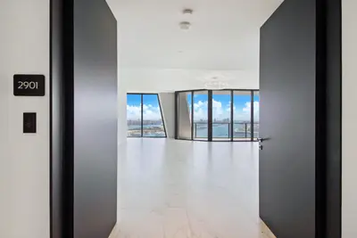 1000 Biscayne Boulevard 2901, Miami – sold