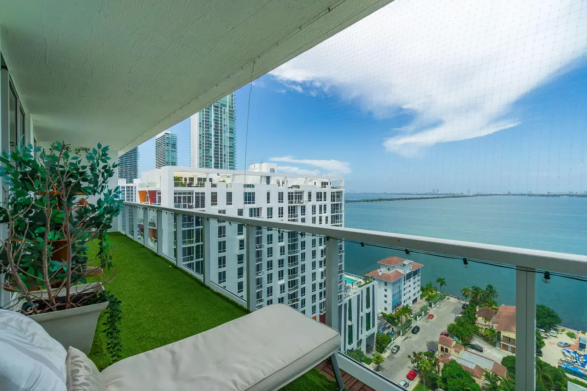 30-web-or-mls-DSC01664-Enhanced-NR at 600 NE 27th Street 2103, Miami