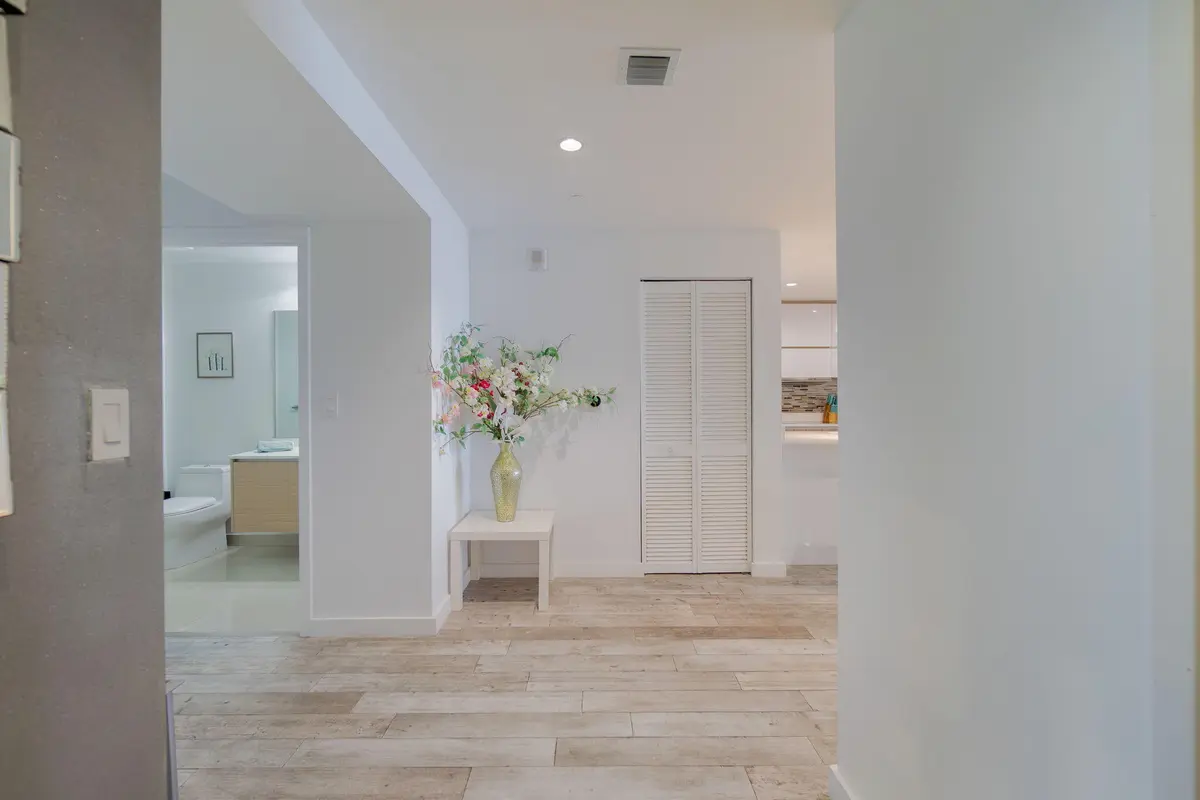 1-web-or-mls-DSC01627-Enhanced-NR at 600 NE 27th Street 2103, Miami