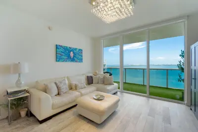 600 NE 27th Street 2103, Miami – sold