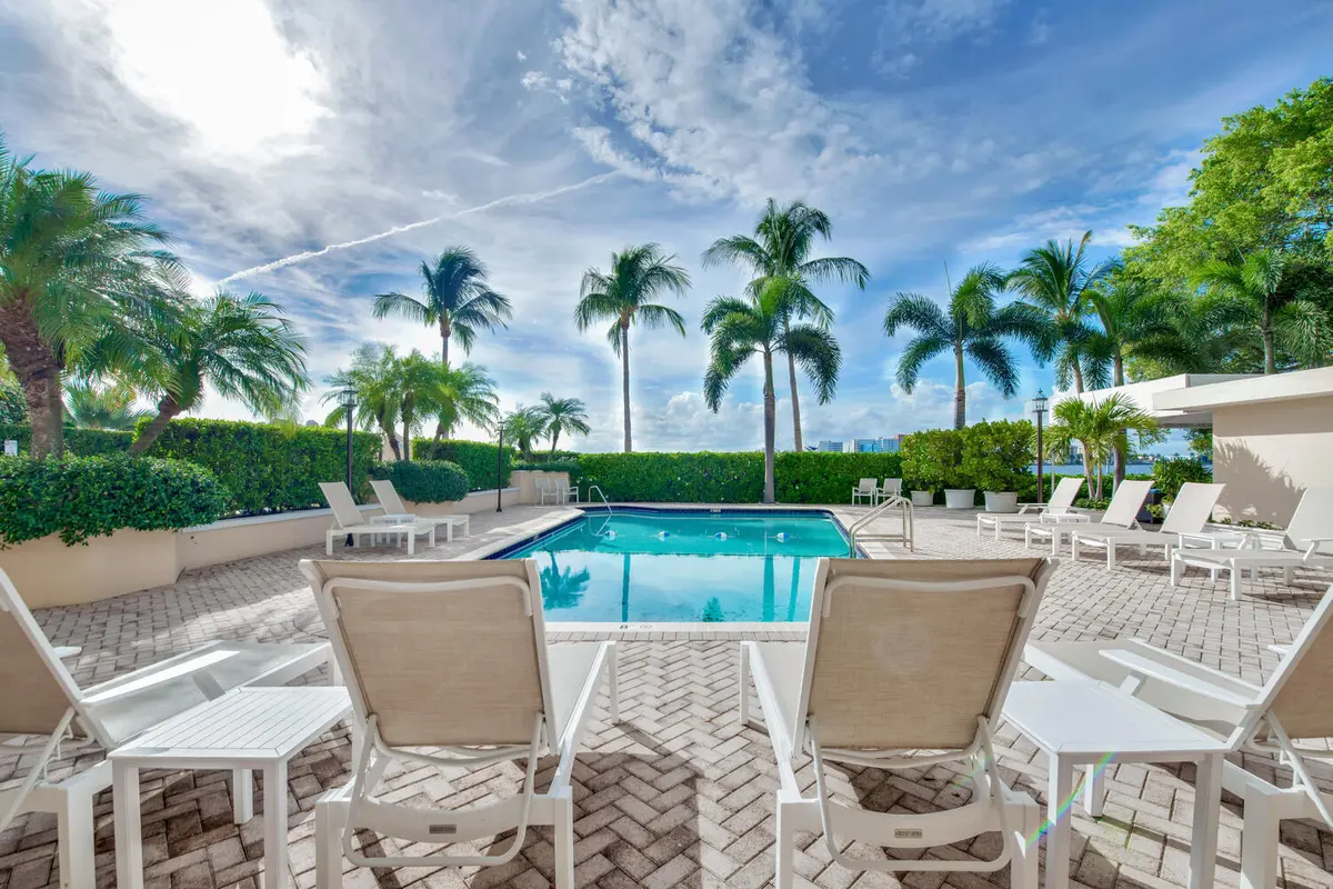 250 Bradley Pl Apt 210 Palm-large-025-02 at 250 Bradley Place 210, Palm Beach