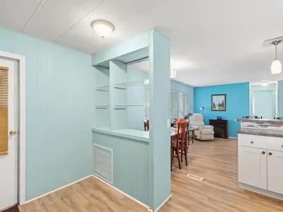 102 N Warner Drive, Jensen Beach – Manufactured Home for sale