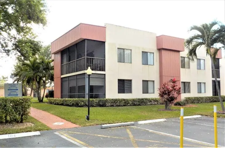Welcome Home at 15036 Ashland Lane 69, Delray Beach