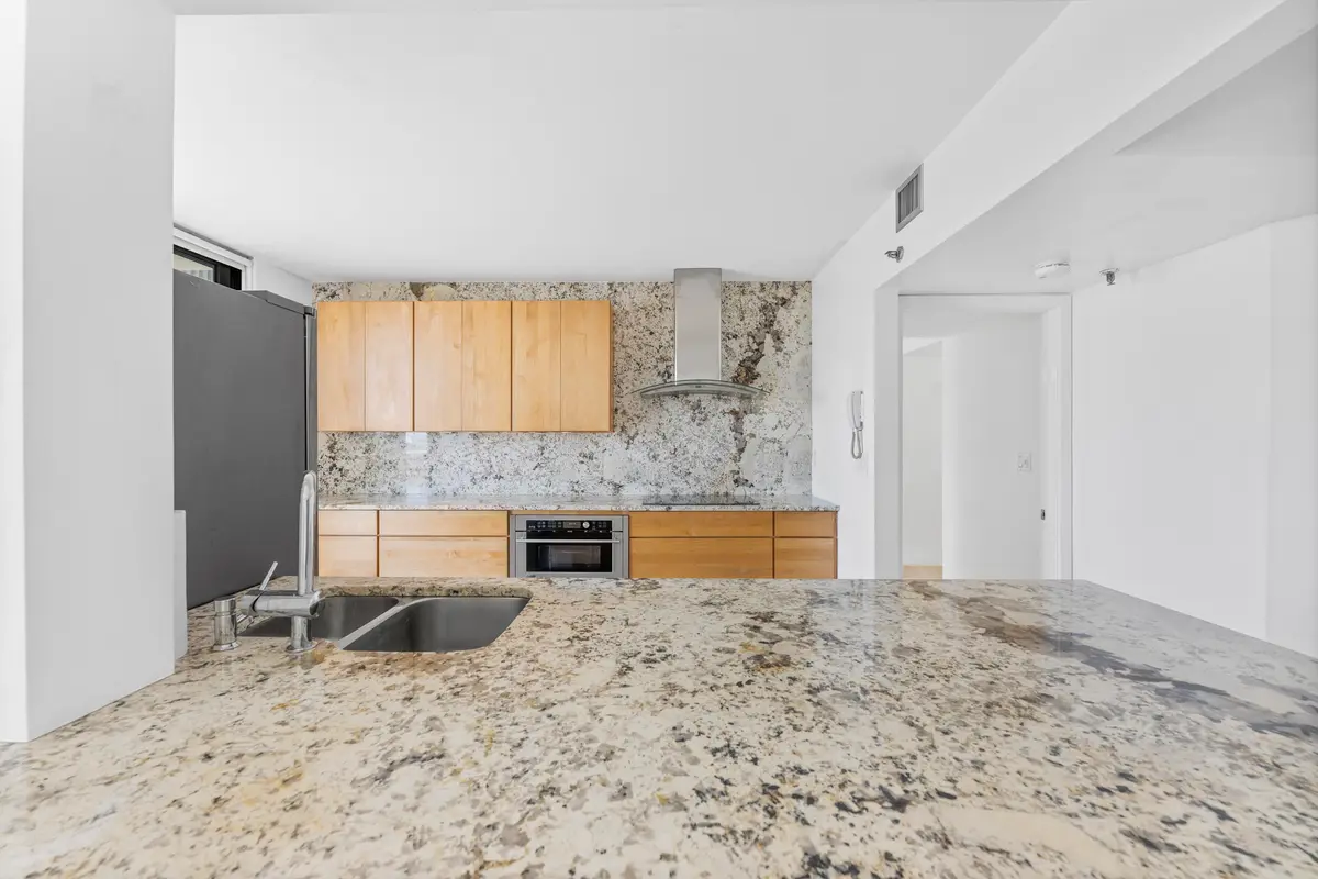 Large Bar Area at 9 Island Avenue 2309, Miami Beach