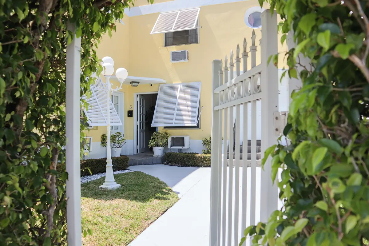 IMG_0688 at 172 N County Road, Palm Beach