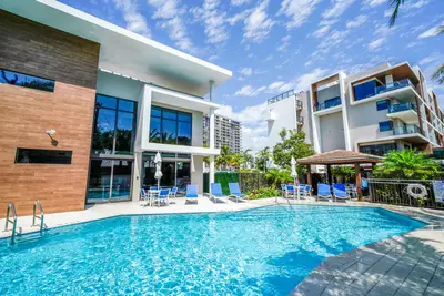 3030 N Ocean Boulevard S204, Fort Lauderdale – sold