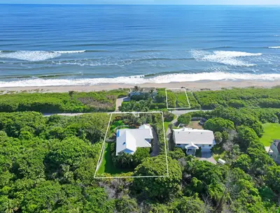 162 N Beach Road, Jupiter Island – Single Family Residence for sale