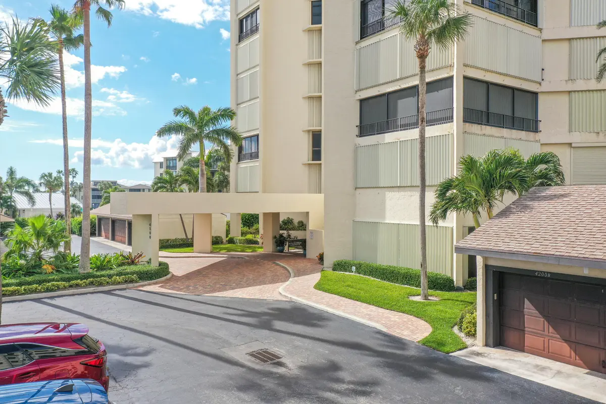 4200 Bldg valet area at 2400 S Ocean Drive 4212, Fort Pierce