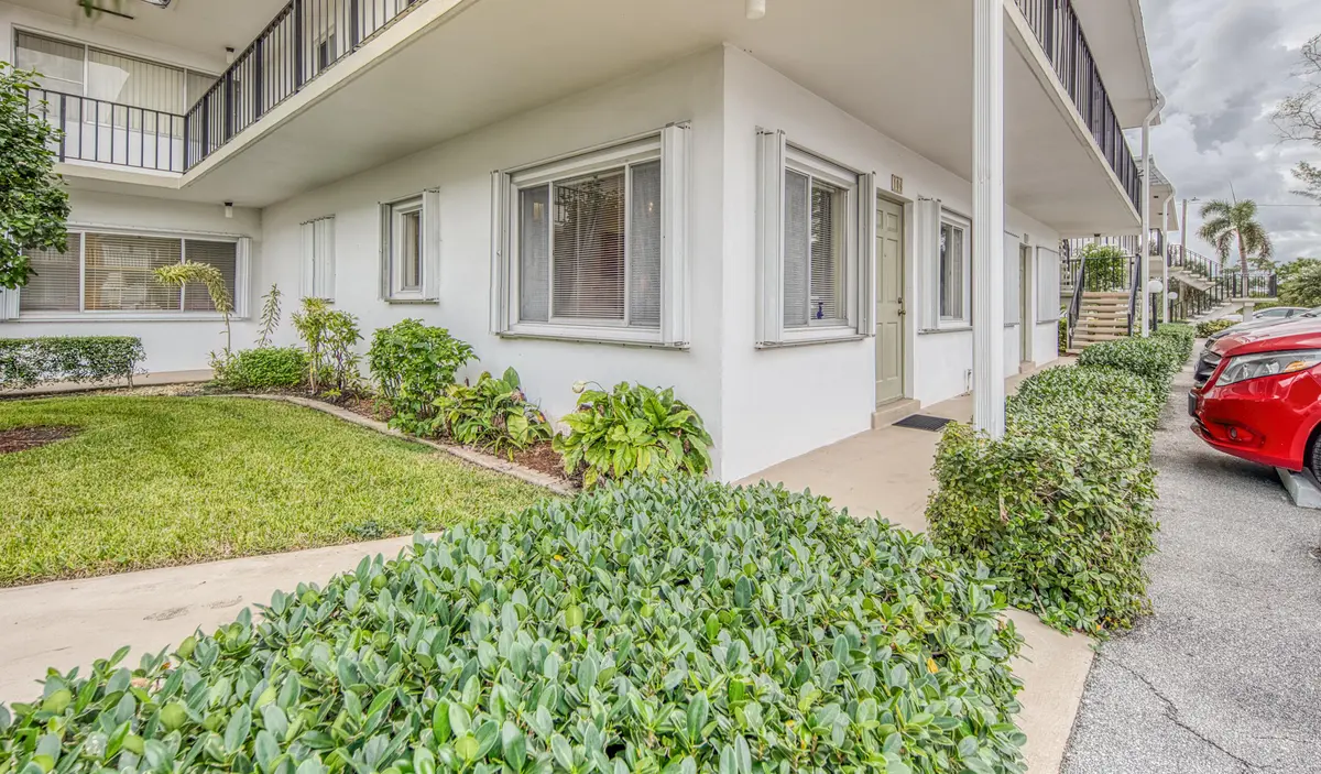4R7A7671_hdr_panorama at 3040 Lake Osborne Drive 106, Lake Worth Beach