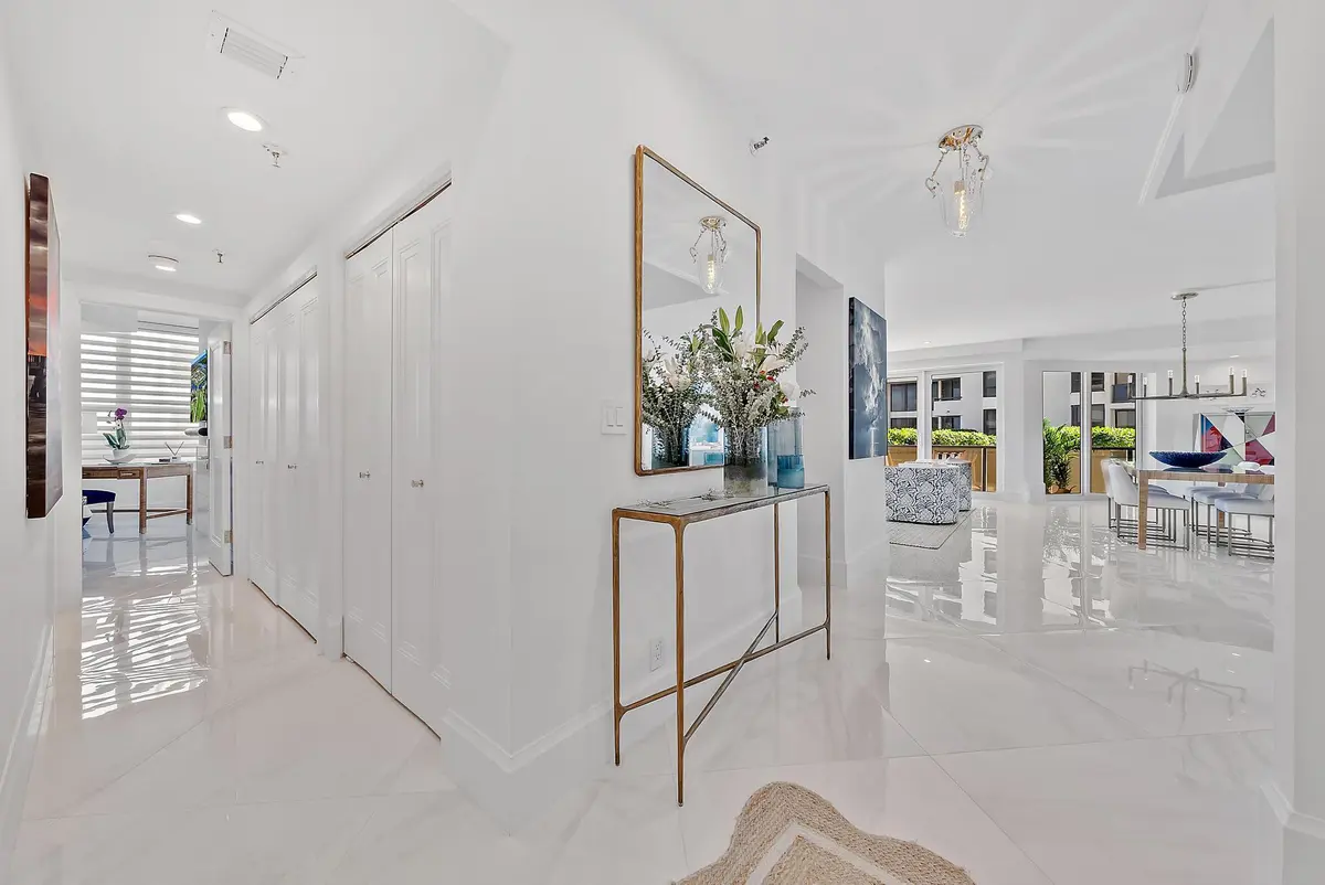 3120 S Ocean Boulevard, 2 101-4 at 3120 S Ocean Boulevard 2 101, Palm Beach