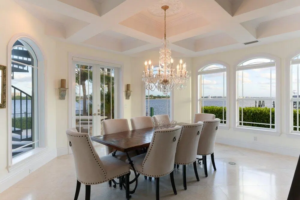 Waterfront dining at 7-9 Duke Drive, Lake Worth Beach