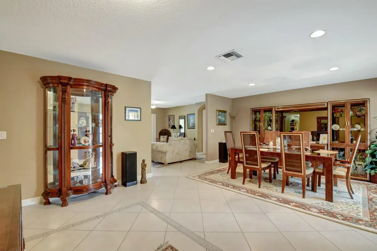 tempImage5rMY1h at 581 S Country Club Drive, Atlantis