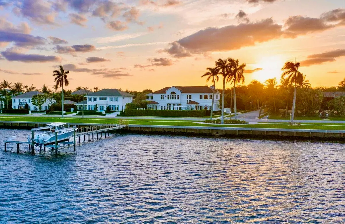 Private Dock & Lift at 5501 S Flagler Drive, West Palm Beach
