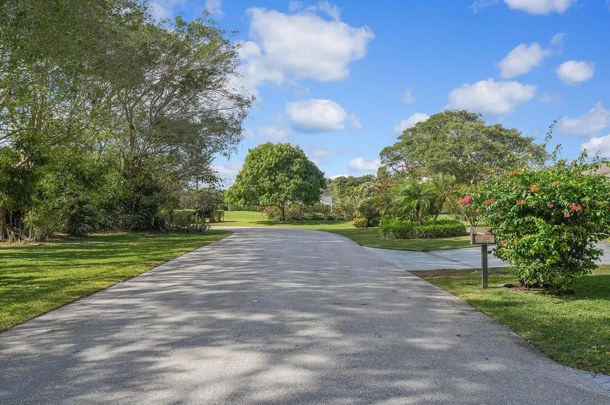 Beautiful Glenwood Dr. at 330 Glenwood Drive, Delray Beach