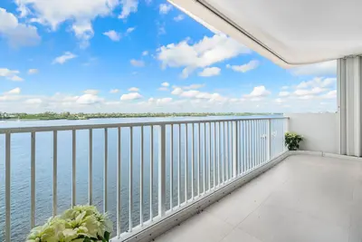 2860 S Ocean Boulevard 506, Palm Beach – Condominium for sale