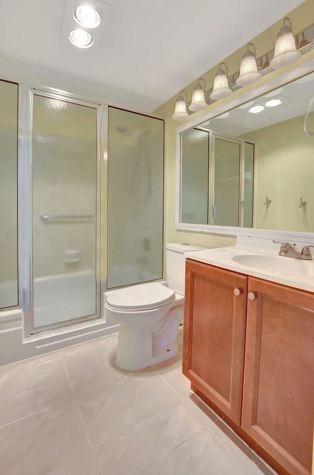 Full Bathroom at 4064 Newport Q 4064, Deerfield Beach