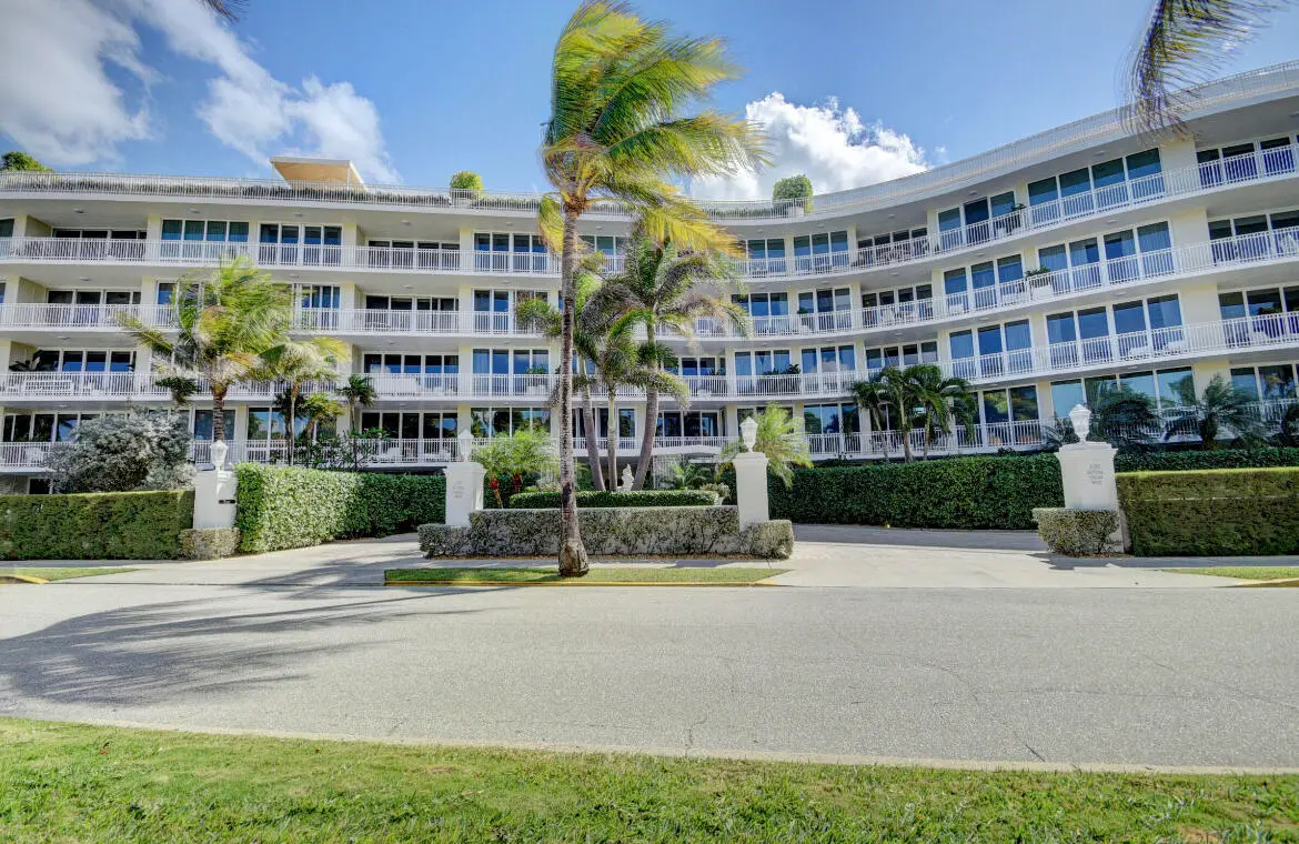 IMG_4996 at 100 Royal Palm Way G3, Palm Beach