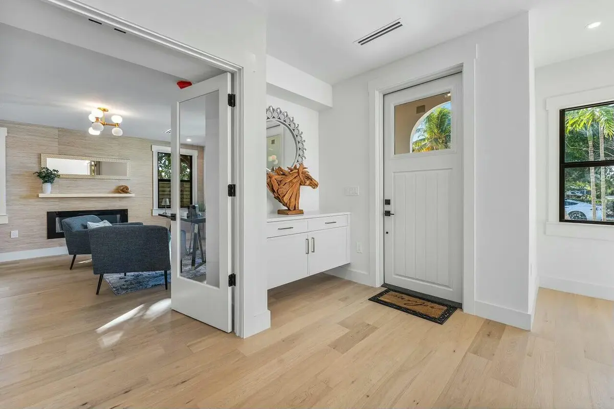 Looking into Office at 338 Cornell Drive, Lake Worth Beach