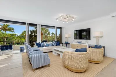 120 Sunset Avenue 3a, Palm Beach – sold