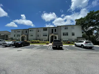 1401 Village Boulevard 136, West Palm Beach – sold
