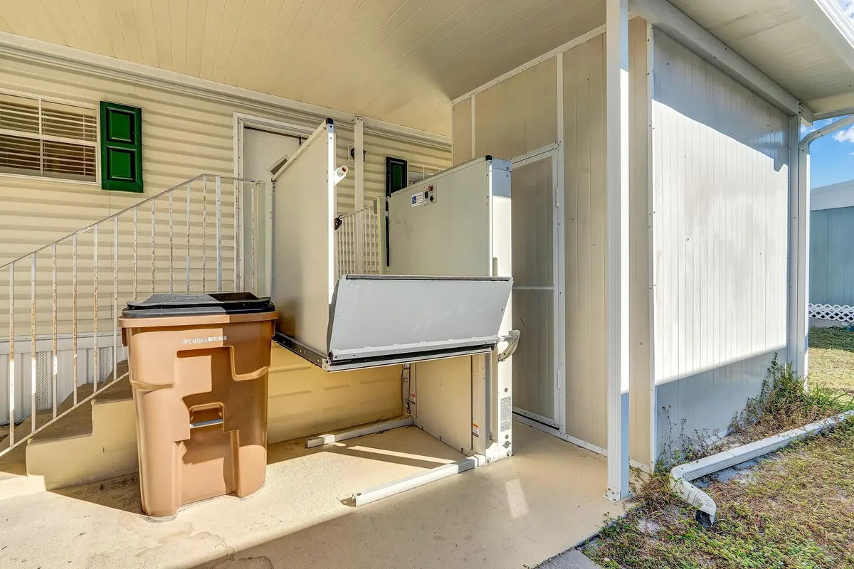 25RswojT at 4920 NW 2nd Terrace, Pompano Beach