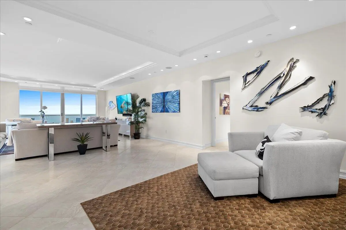 08-JLC_2816.jpg1 at 4600 N Ocean Drive 701, Singer Island